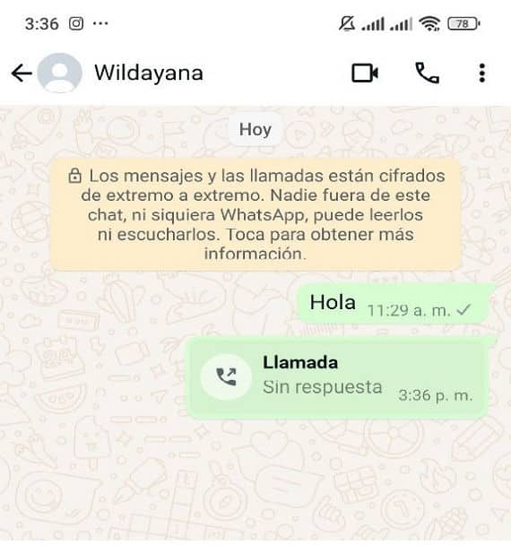 Los mensajes con 1 check gris indican que quizás te han bloqueado de WhatsApp (Techopedia/WhatsApp). 