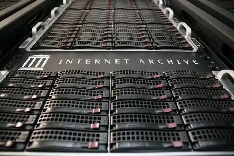 Wayback Machine fra Internet Archive lagrer øyeblikksbilder av nettsteder og nettinnhold som stadig fjernes og endres. (Internettarkivet)