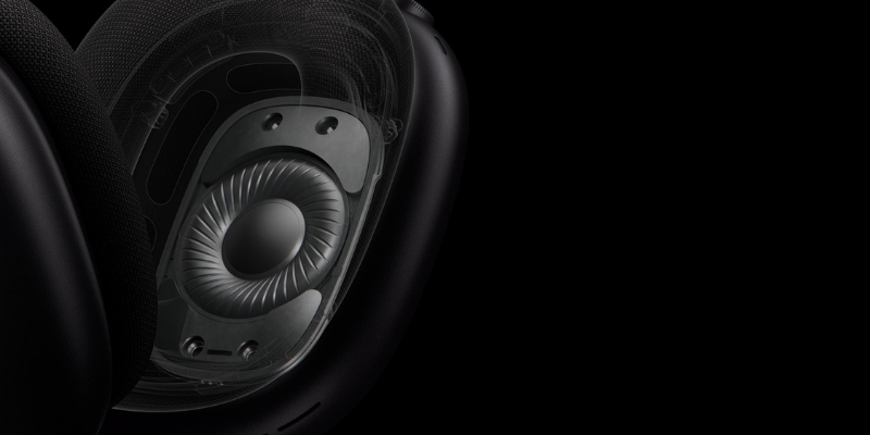 Apple AirPods Max med H1-chips i varje öronsektion