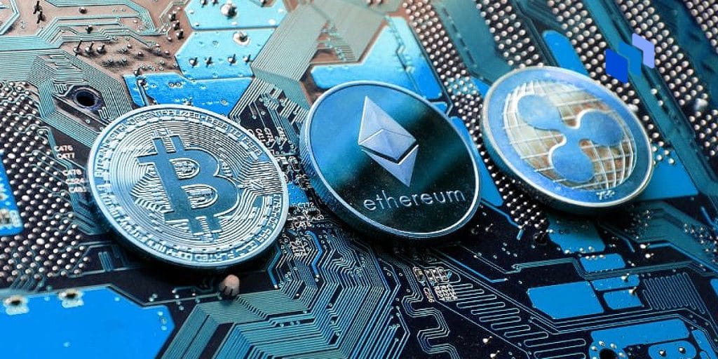 Symbols of BTC, ETH