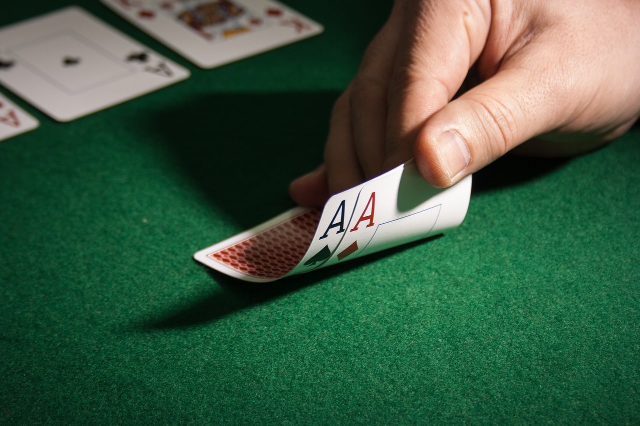 Showdown In Poker: Meaning, Rules, & How Does It Work