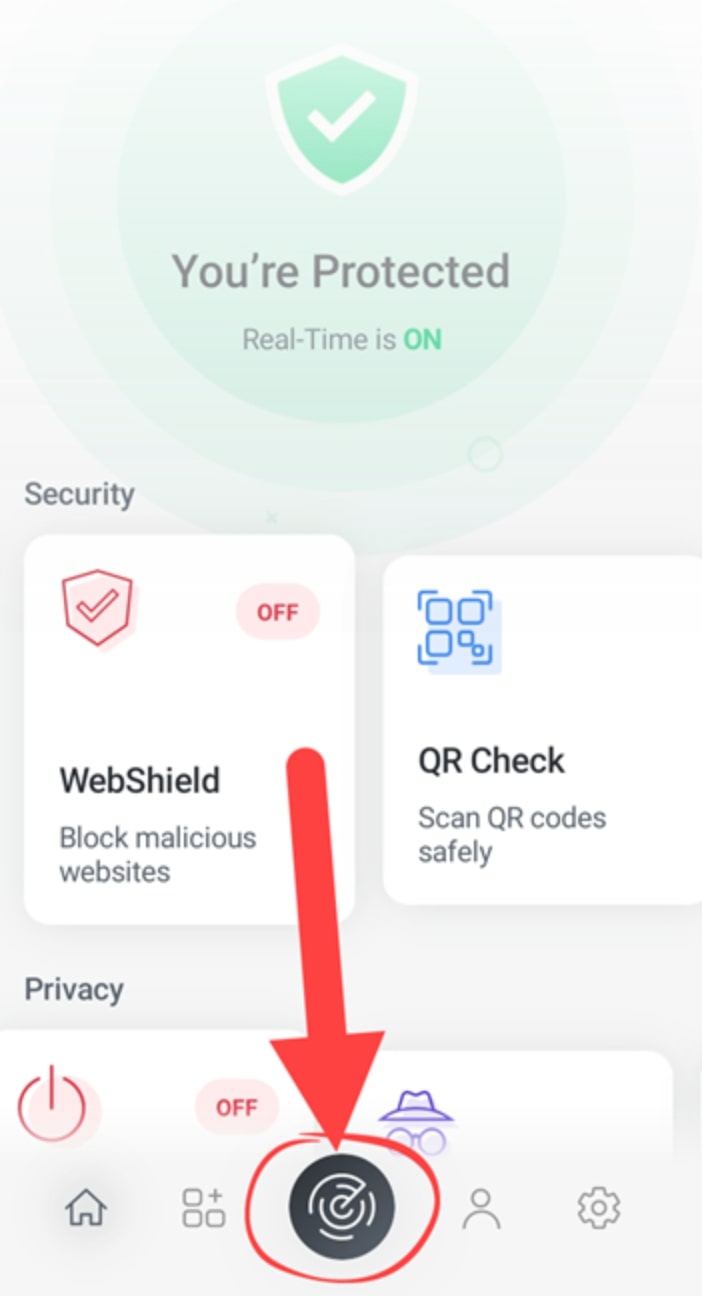 Android screen showing TotalAV application with highlighted "Security Scan" button