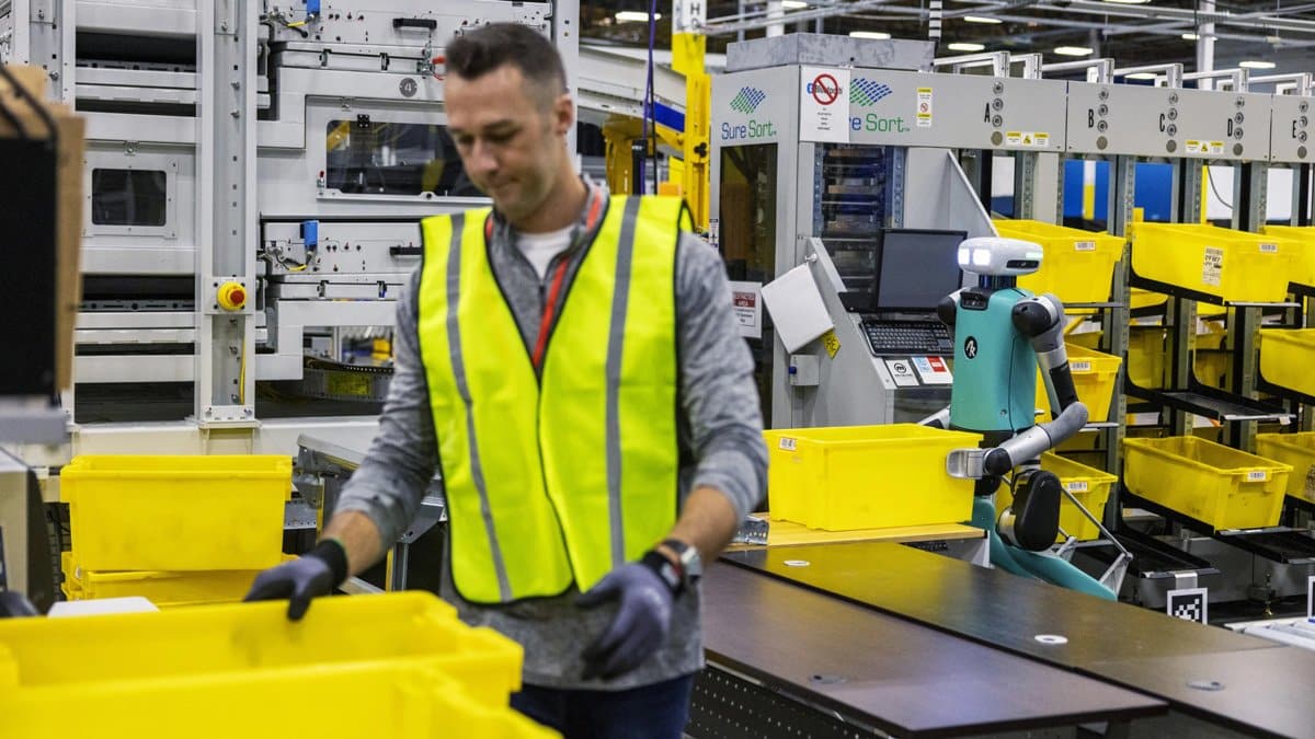 Digit on trial at a warehouse.