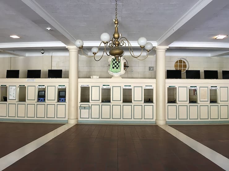 Horse Track Betting windows