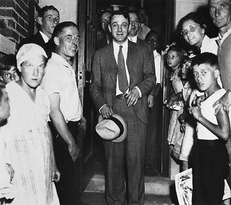Schultz with New York locals