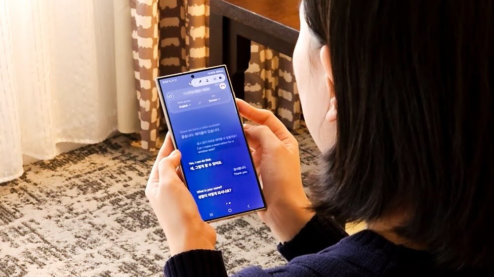 Galaxy AI real-time translation