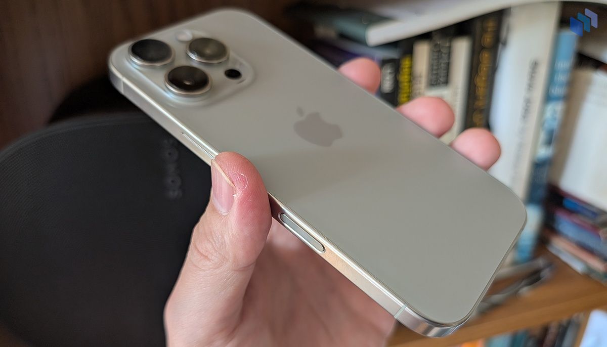 iPhone 16 Pro Camera Control | Source: Jon Fingas